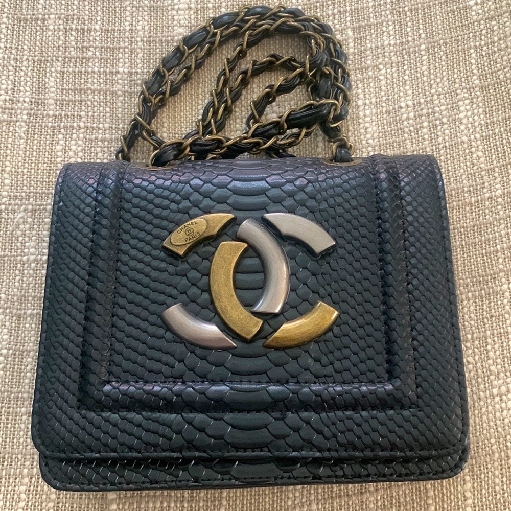 CHANEL mini bag